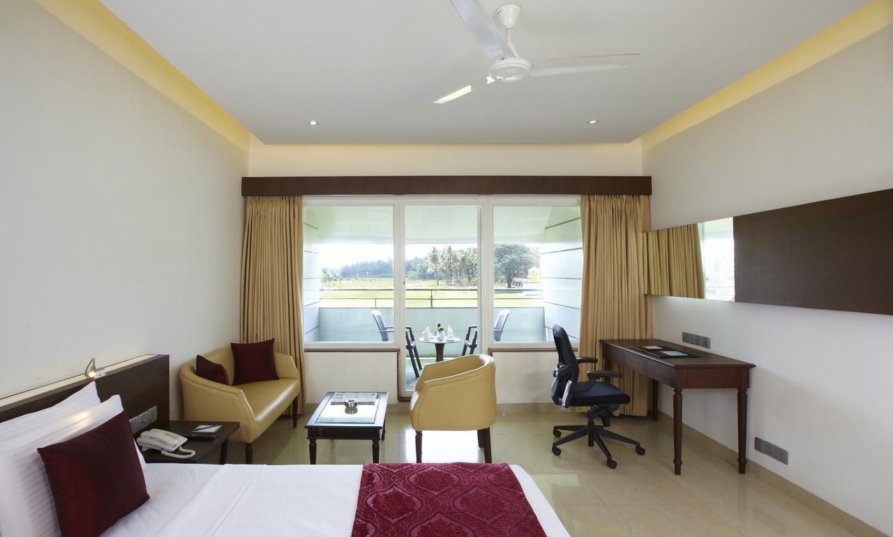 Rns Golf Resort & Nature Cure Centre Māvalli 外观 照片